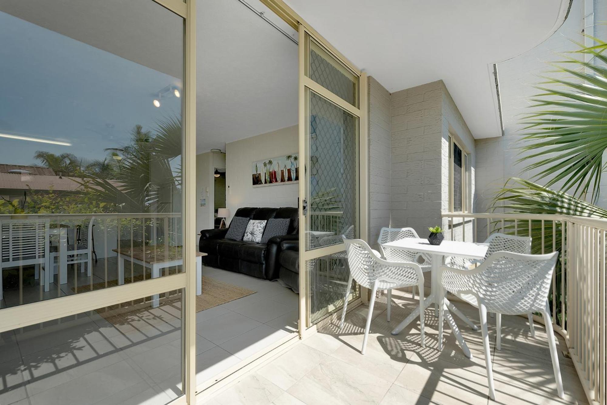 Surf Dance Apartments คูลัมบีช ภายนอก รูปภาพ